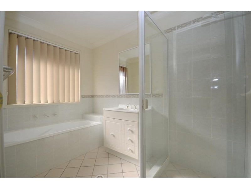 2 Kembla Close, Nowra NSW 2541