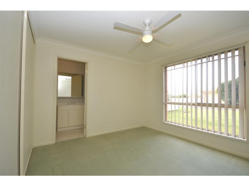 2 Kembla Close, Nowra NSW 2541