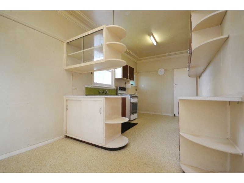 8 McDonald Avenue, Nowra NSW 2541