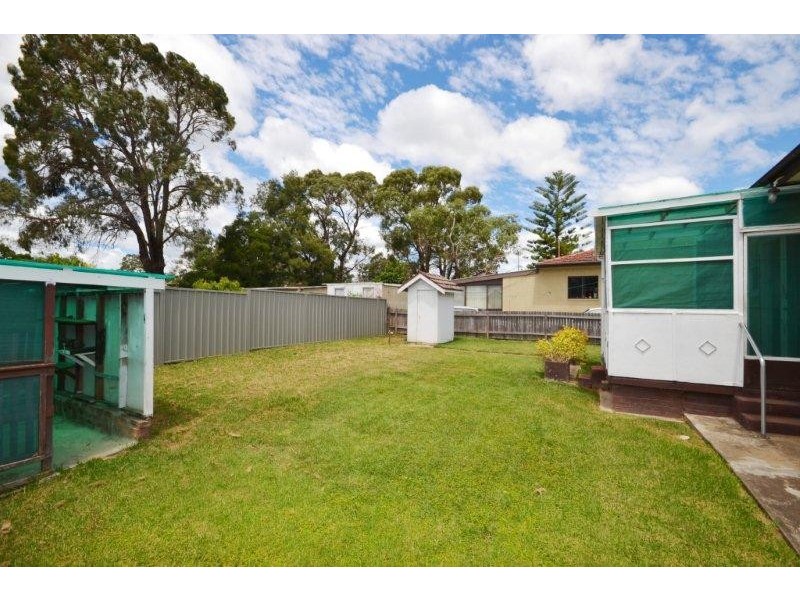 8 McDonald Avenue, Nowra NSW 2541