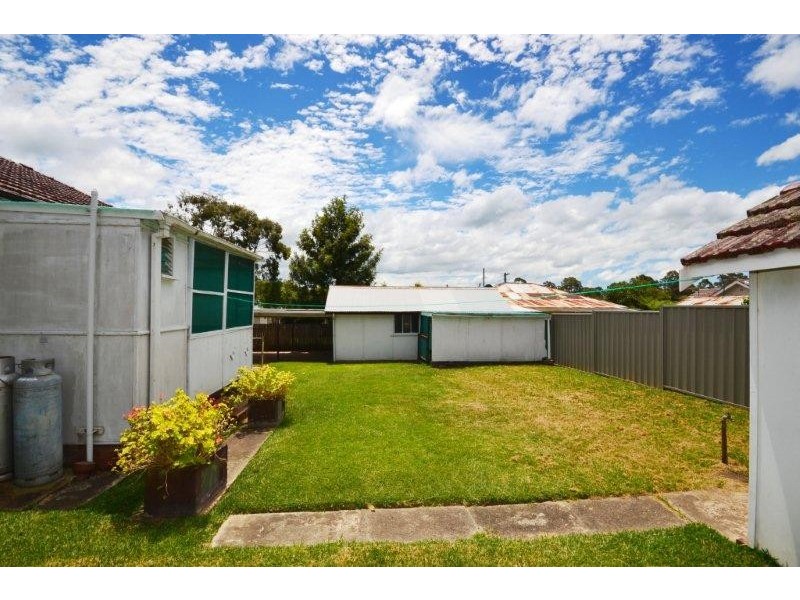 8 McDonald Avenue, Nowra NSW 2541