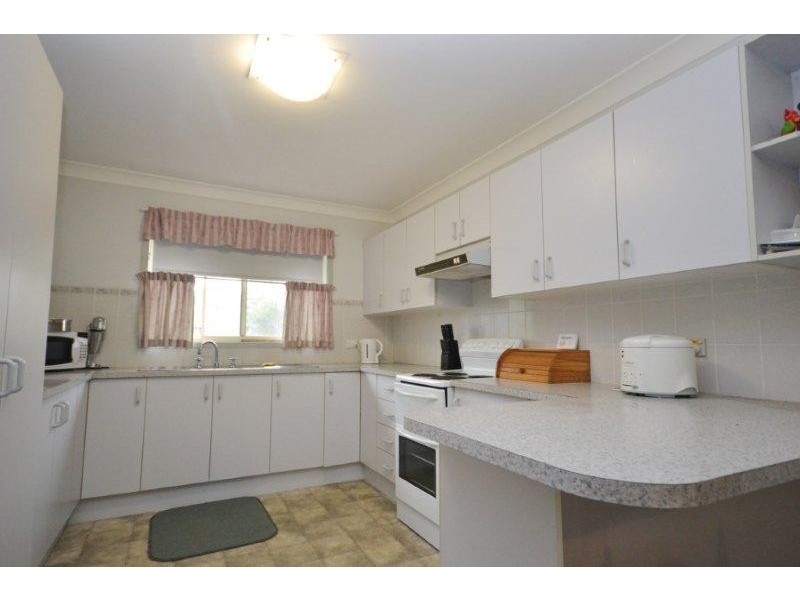 6 Brodie Close, Bomaderry NSW 2541