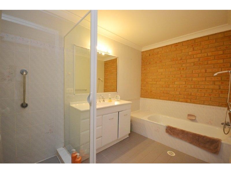 6 Brodie Close, Bomaderry NSW 2541