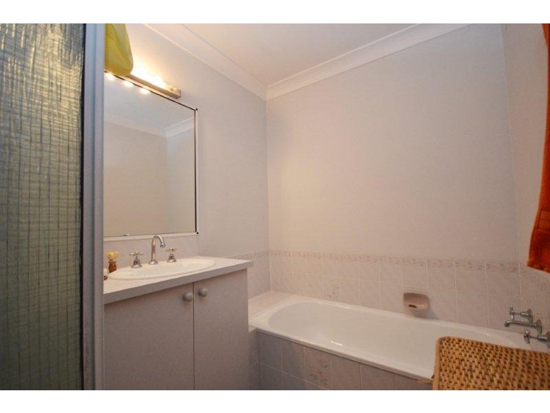 6 Brodie Close, Bomaderry NSW 2541