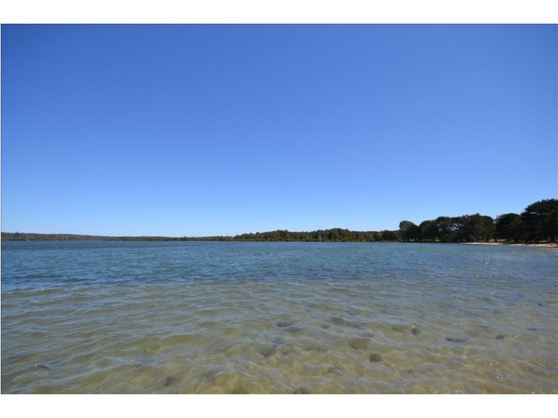 17 Crookhaven Drive, Greenwell Point NSW 2540