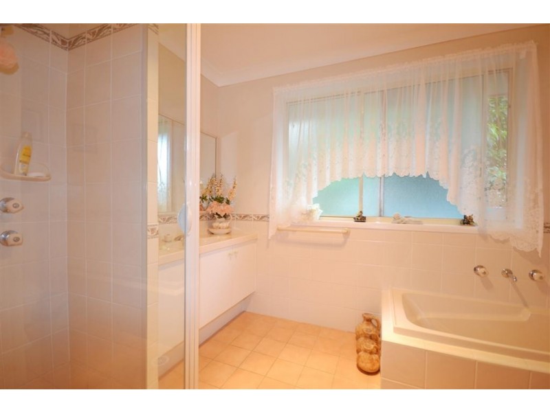 17 Crookhaven Drive, Greenwell Point NSW 2540