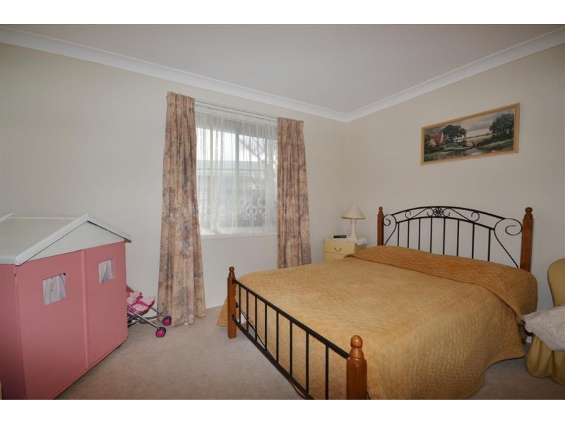 17 Crookhaven Drive, Greenwell Point NSW 2540