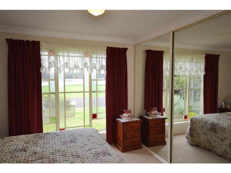 17 Crookhaven Drive, Greenwell Point NSW 2540