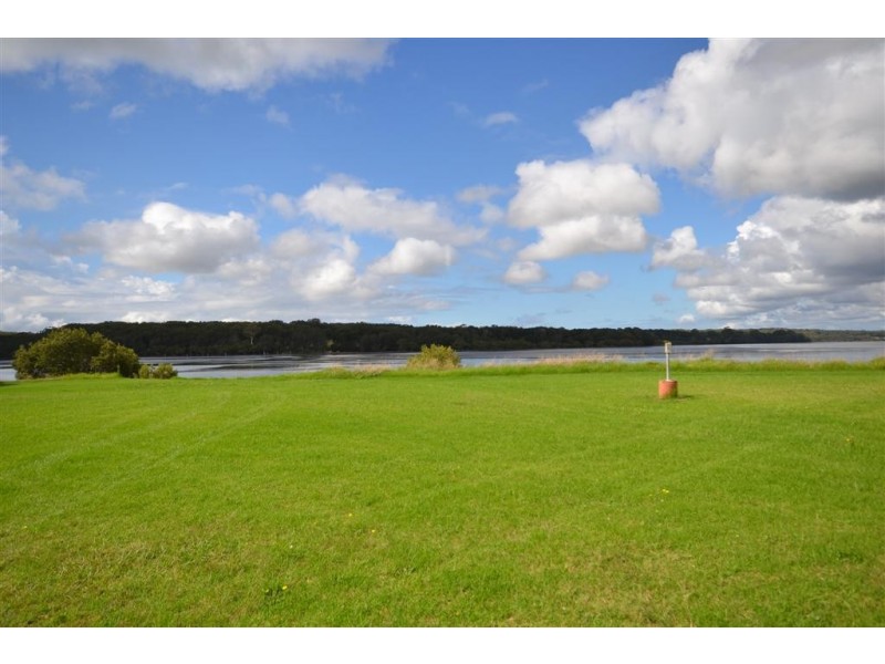17 Crookhaven Drive, Greenwell Point NSW 2540