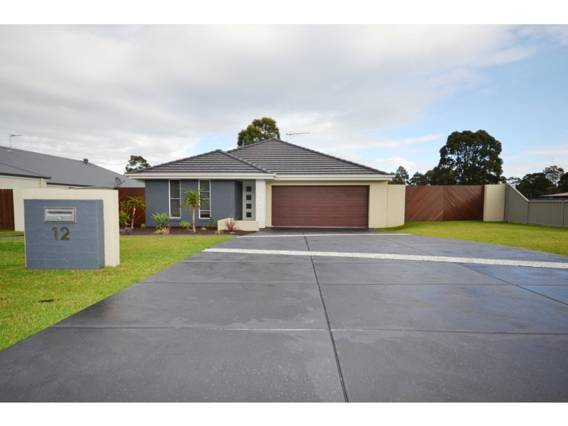 12 Hanover Close, South Nowra NSW 2541