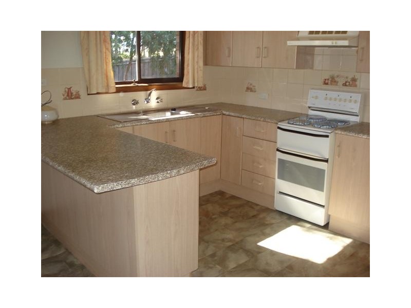 8/351  Princes Highway, Bomaderry NSW 2541