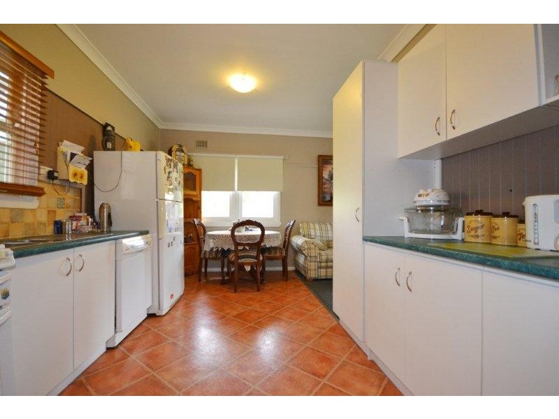 8 Gould Avenue, Nowra NSW 2541