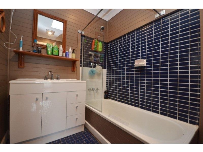 8 Gould Avenue, Nowra NSW 2541