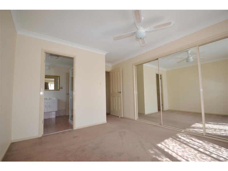 19 Rannoch Drive, West Nowra NSW 2541