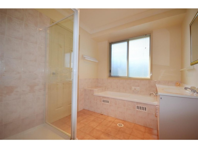 19 Rannoch Drive, West Nowra NSW 2541