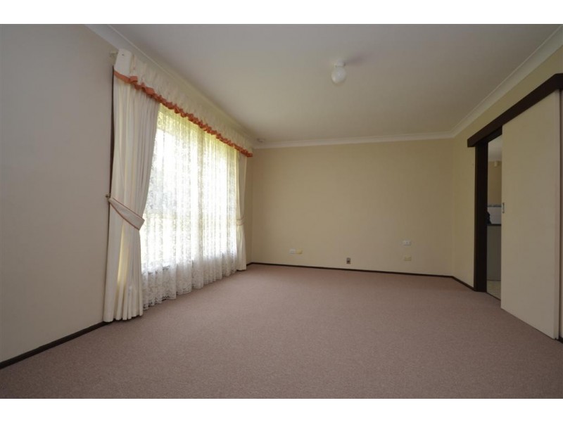 21 Allison Avenue, Nowra NSW 2541
