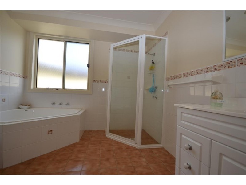 17 Blue Gum Way, North Nowra NSW 2541