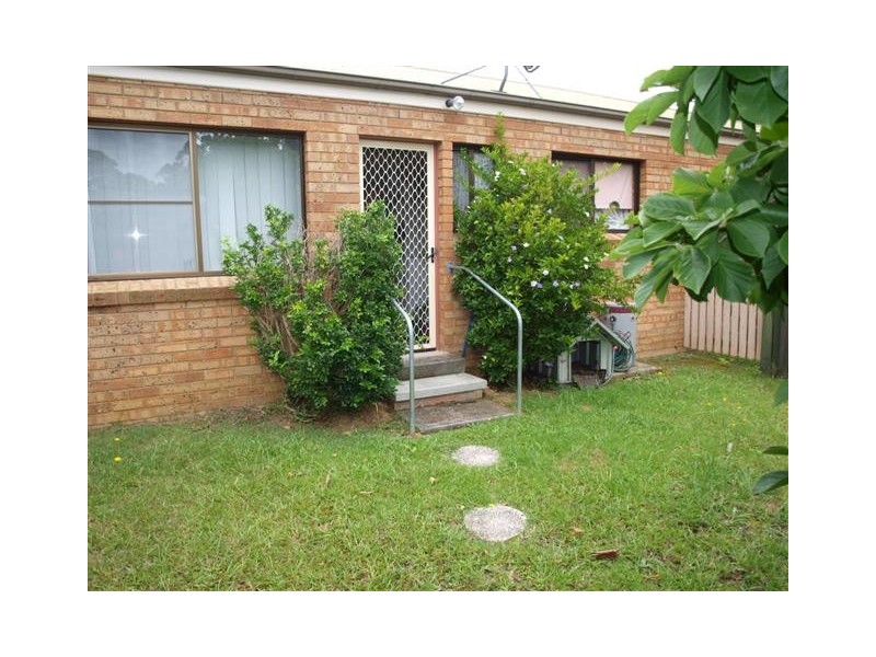 4/42 LYNDHURST DR, Bomaderry NSW 2541