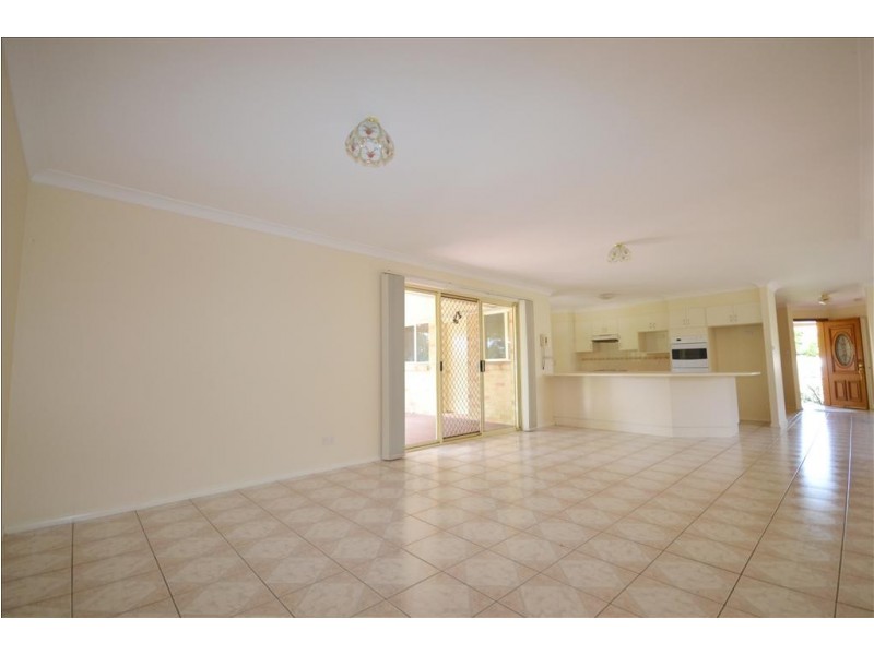 12 Wisteria Place, Bomaderry NSW 2541