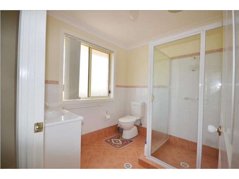 12 Wisteria Place, Bomaderry NSW 2541