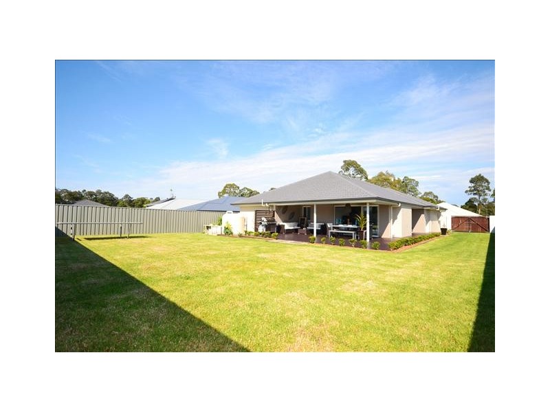 8 Cornwall Close, Nowra NSW 2541