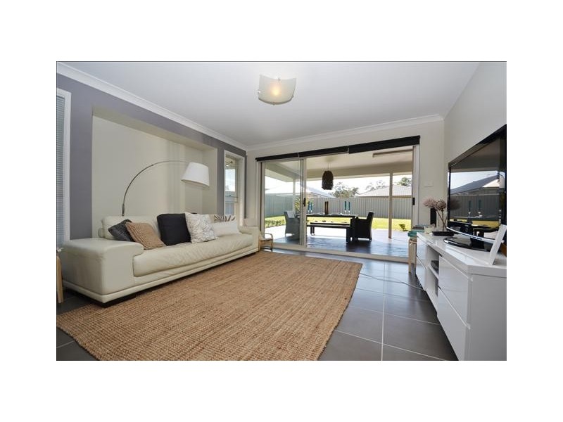 8 Cornwall Close, Nowra NSW 2541