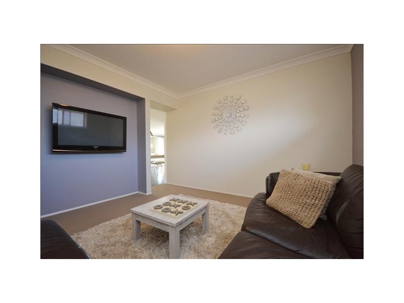 8 Cornwall Close, Nowra NSW 2541