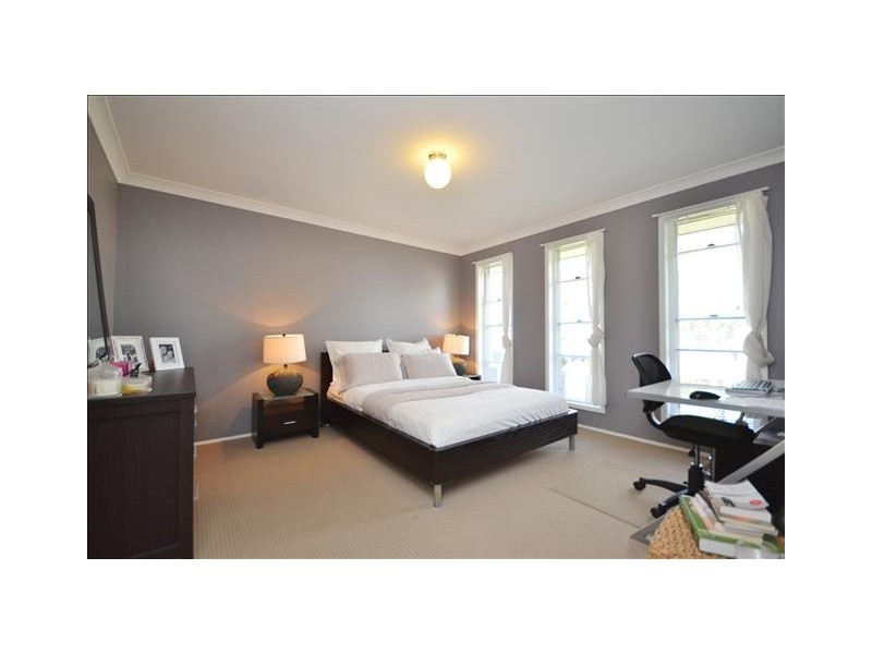 8 Cornwall Close, Nowra NSW 2541