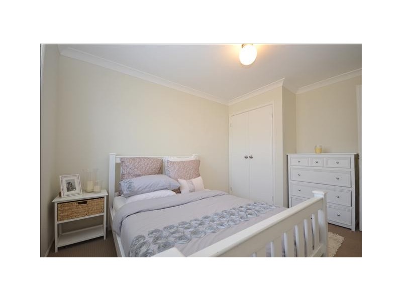 8 Cornwall Close, Nowra NSW 2541