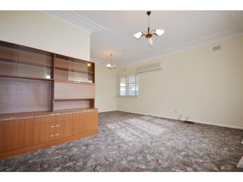 28 Colyer Avenue, Nowra NSW 2541