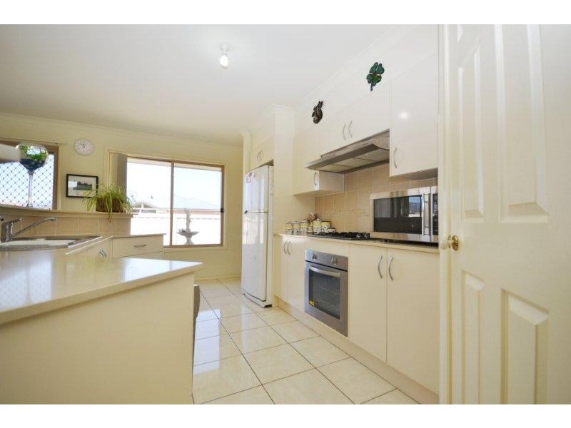 4 Wattlebird Road, South Nowra NSW 2541