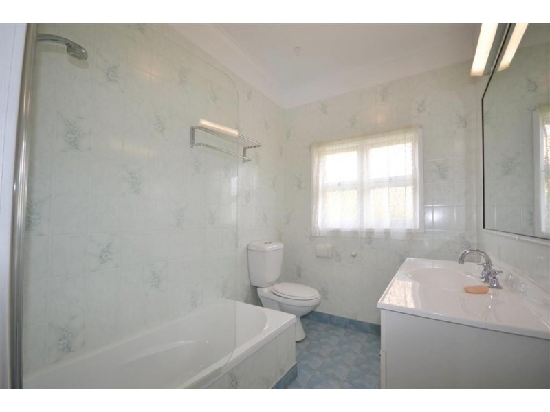 13 Mulgen Crescent, Bomaderry NSW 2541