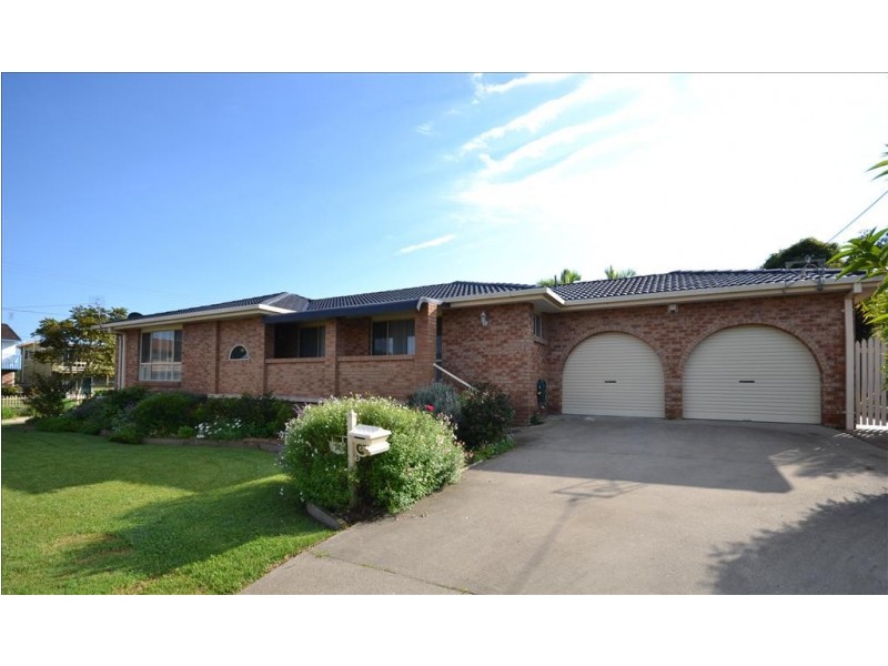 12 Bailey Avenue, Greenwell Point NSW 2540