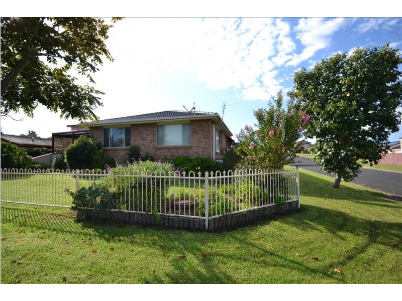 12 Bailey Avenue, Greenwell Point NSW 2540