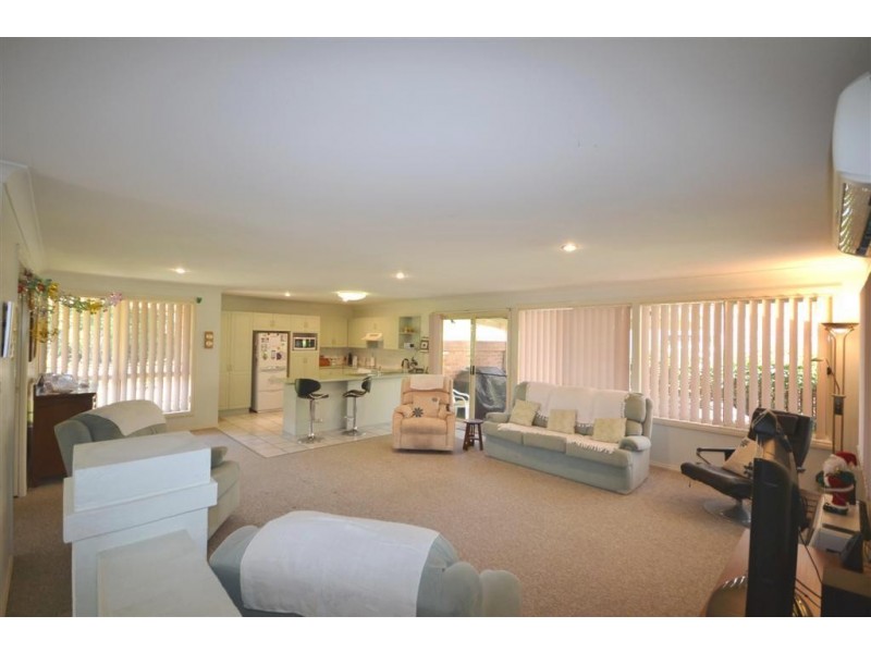 110 West Birriley Street, Bomaderry NSW 2541