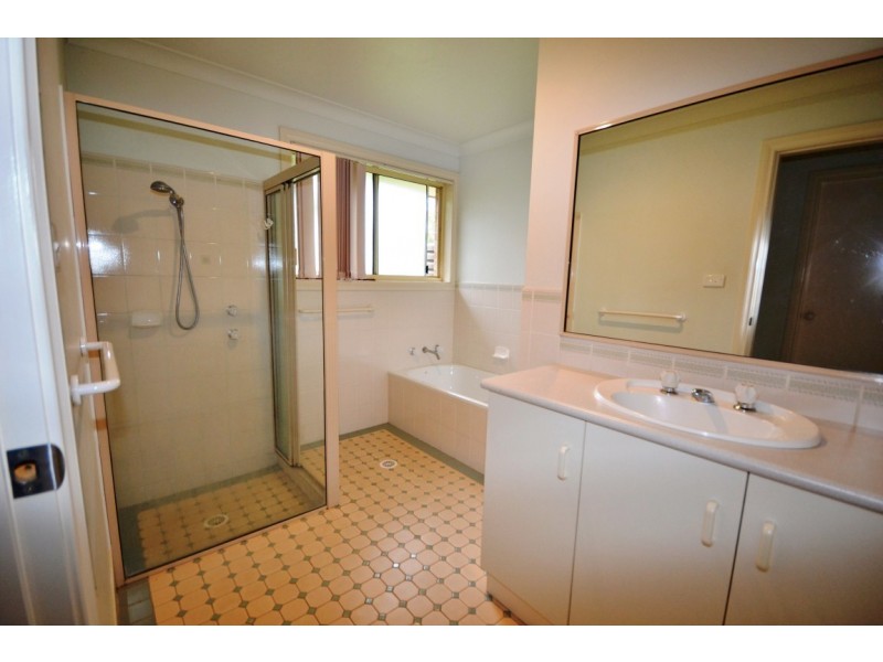 110 West Birriley Street, Bomaderry NSW 2541