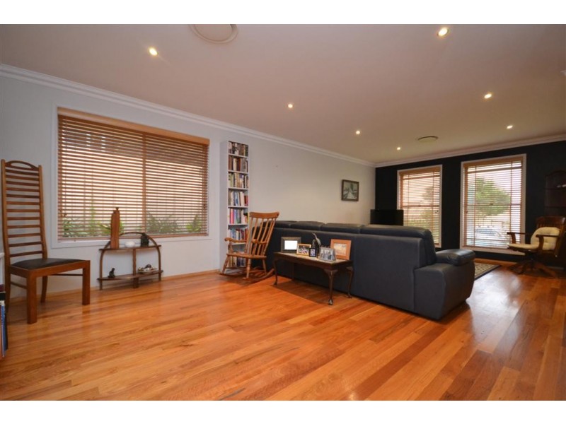 1 Warrigal Street, Nowra NSW 2541