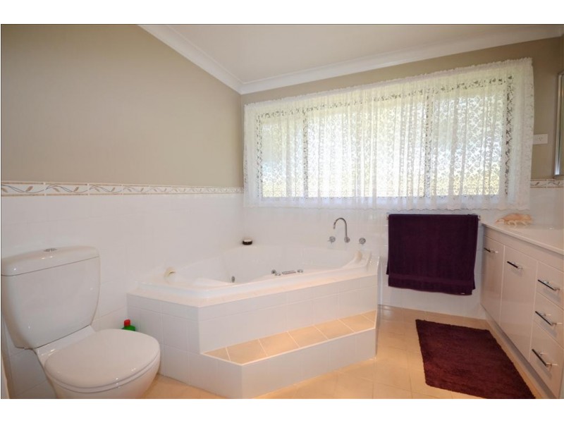 96 Parma Road, Falls Creek NSW 2540