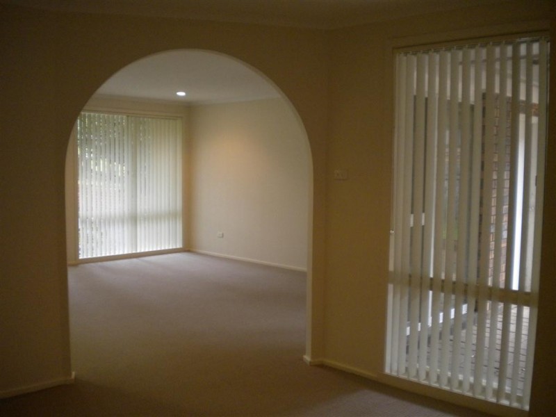 25 Yeovil Drive, Bomaderry NSW 2541