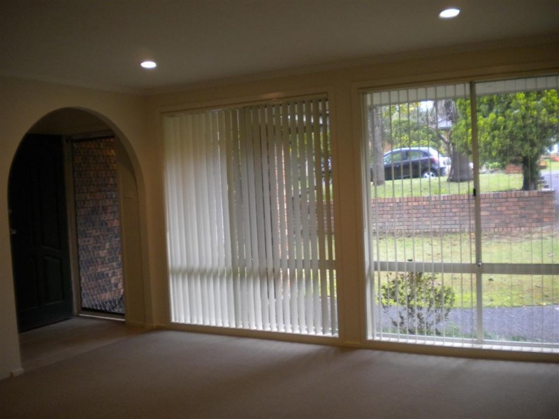25 Yeovil Drive, Bomaderry NSW 2541