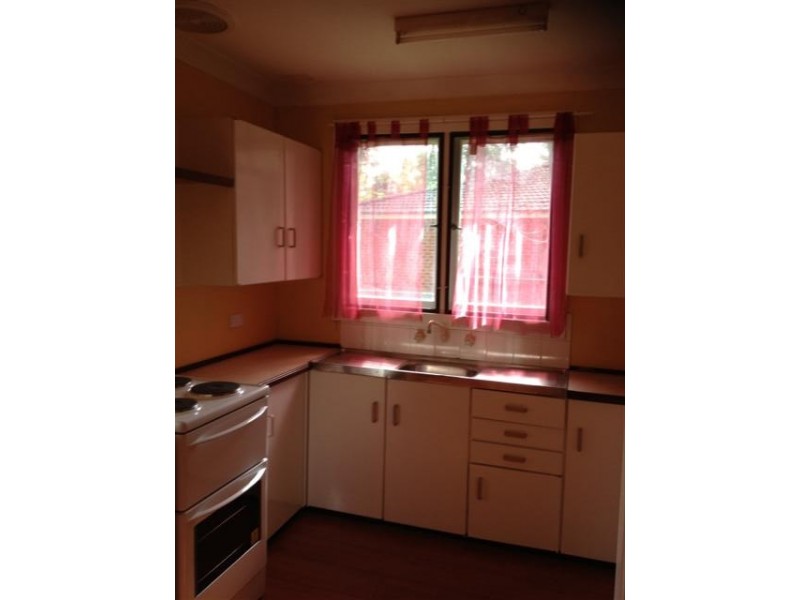 40 Sampson Crescent, Bomaderry NSW 2541