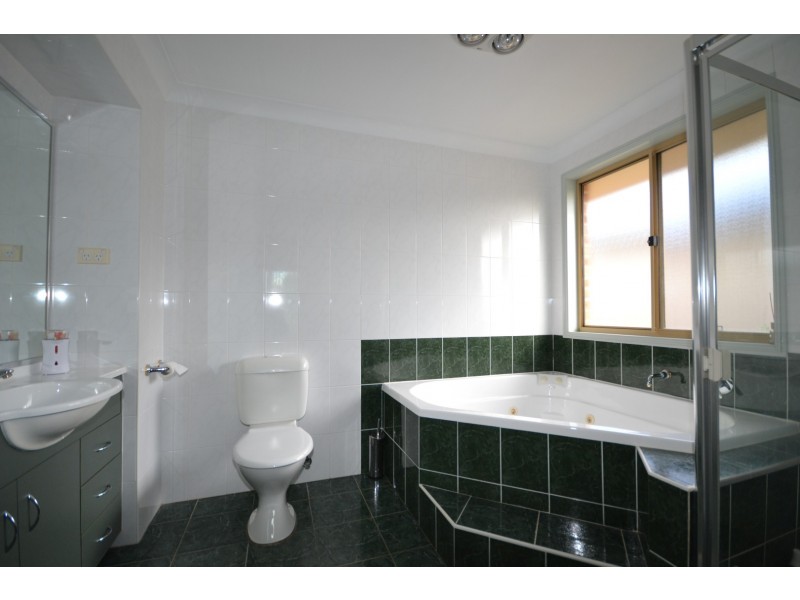 4 The Garden Walk, Worrigee NSW 2540