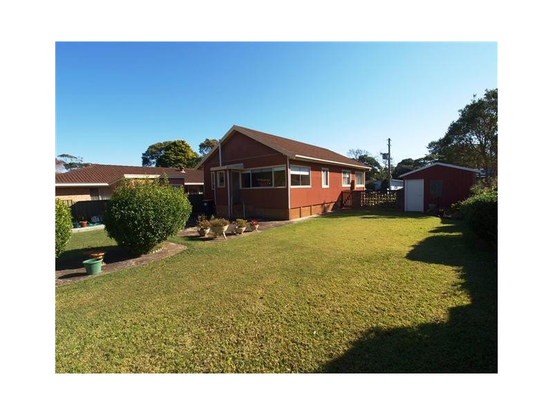 11 McIntosh Street, Shoalhaven Heads NSW 2535