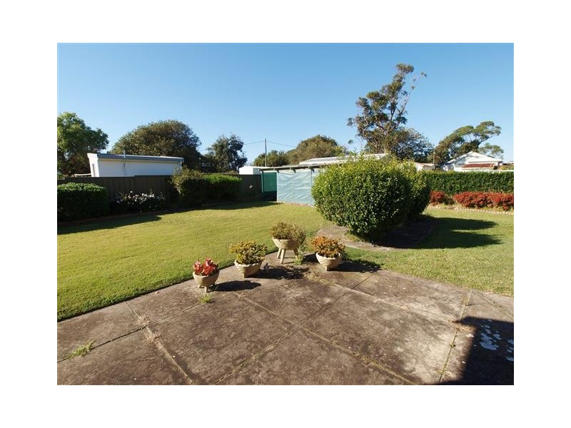 11 McIntosh Street, Shoalhaven Heads NSW 2535