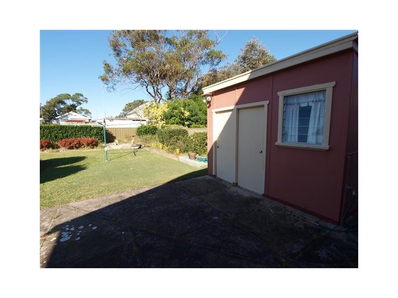 11 McIntosh Street, Shoalhaven Heads NSW 2535