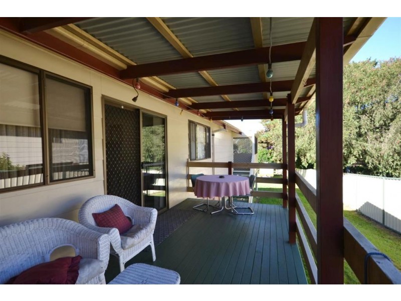 6 North Tarawal Street, Bomaderry NSW 2541