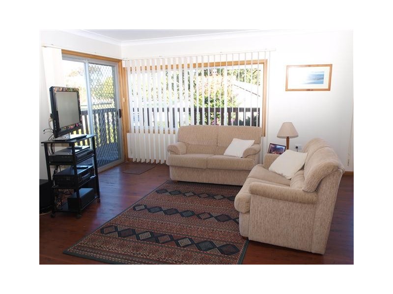 33 Woolstencraft Street, Shoalhaven Heads NSW 2535