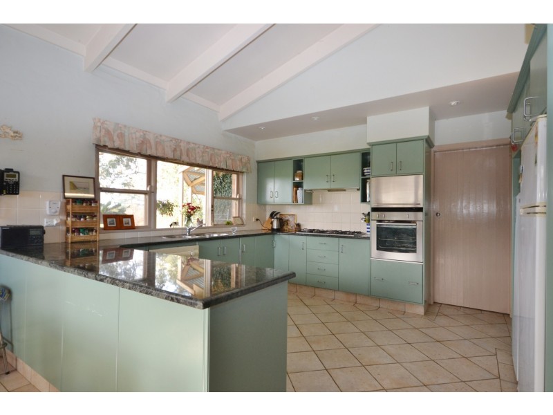 4 Dryden Close, Nowra NSW 2541