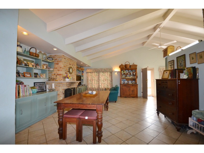 4 Dryden Close, Nowra NSW 2541