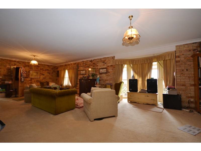 4 Dryden Close, Nowra NSW 2541